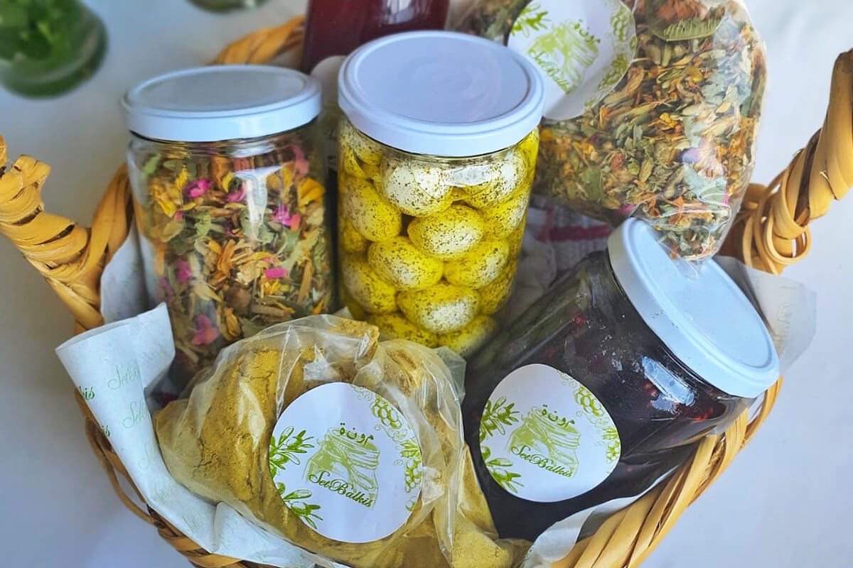 Cooking & Selling Mouneh